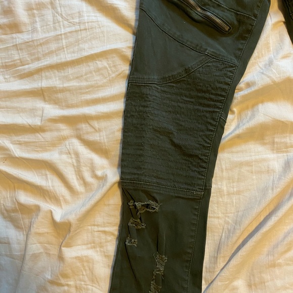 Pants - Picture 2 of 6